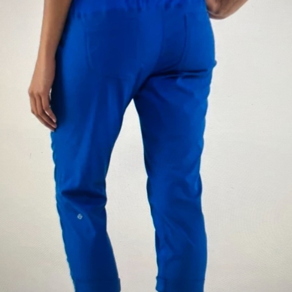 NWT Lululemon Athletica Turquoise Capris Slim-Fit Tailored Size 4 women’s - Picture 2 of 16